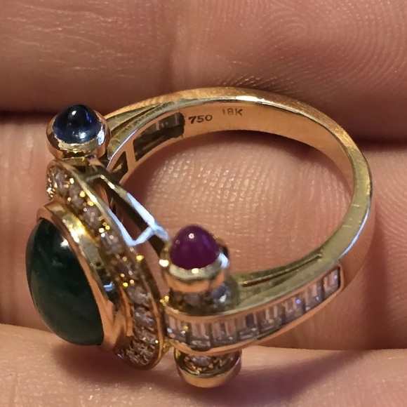 Women's 18kt Gold & Diamonds Halo Ring $13835.00 - Picture 6 of 9